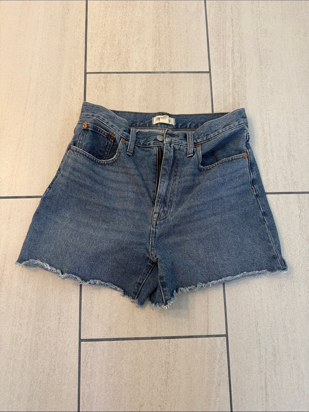 madewell the mom jean short